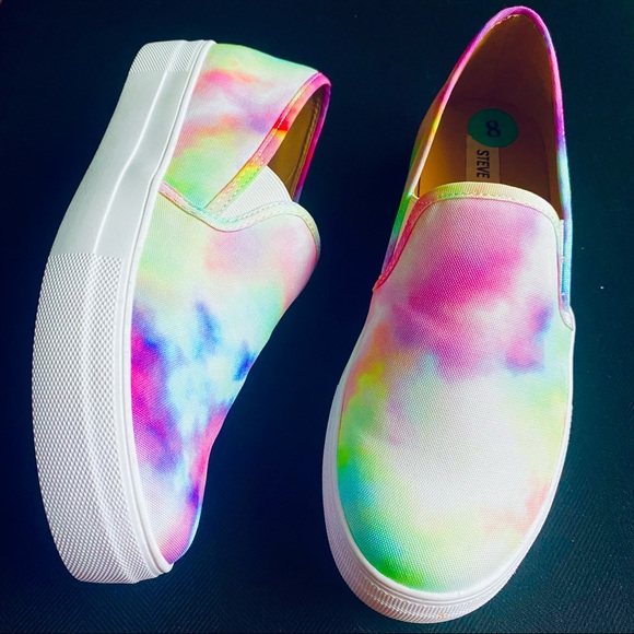 Steve Madden Toshe NWT rainbow tie-dye sneaker - Picture 2 of 16